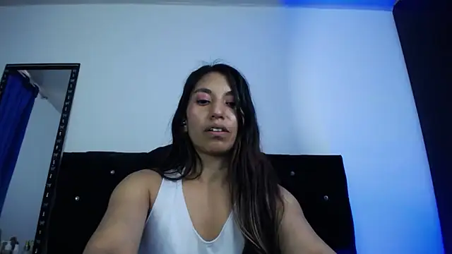 sweet skylove  online show from March 18, 9:31 pm