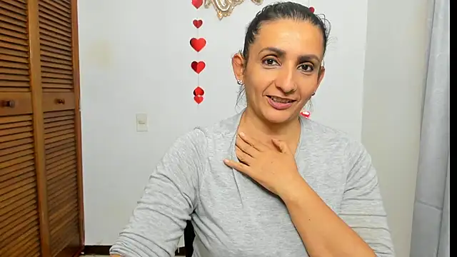 xulay11 online show from October 25, 4:09 am