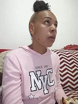 Julia Pretinha online show from June 22, 12:46 pm