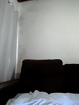 Julia Pretinha online show from April 21, 1:07 pm