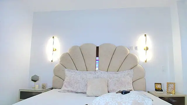 Meghanparker1 online show from November 6, 9:53 pm