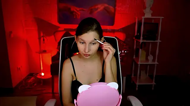 EllaHorton online show from March 4, 5:30 pm