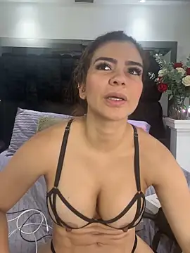 Arianna Jones1 online show from March 31, 9:48 pm