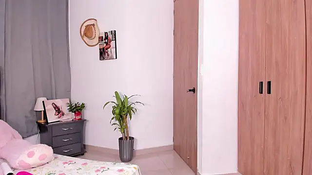 AfroditaRoy online show from March 11, 12:04 am