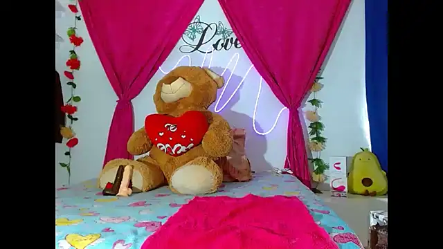 natashakissess online show from February 4, 5:27 pm