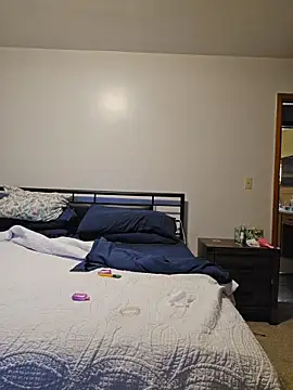 honeeyyy pot online show from April 18, 4:15 am