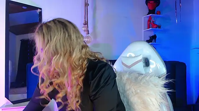 KorayRoussel online show from February 16, 1:55 pm