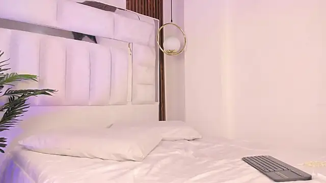 im tyra online show from December 16, 6:52 am