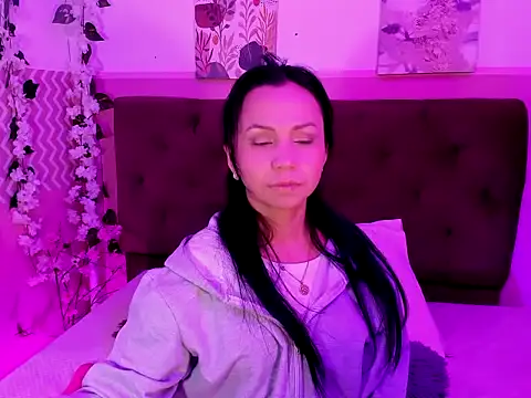 candysmitxxx online show from March 24, 2:39 am