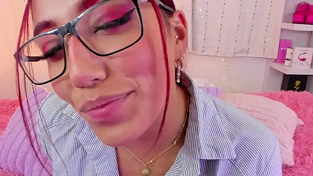 Snapshot of veronicaxx69 chatting on October 4, 4:51 am veronicaxx69 online show from October 4, 4:51 am