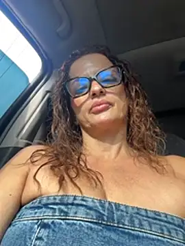 CioniWeiss online show from April 15, 8:53 pm