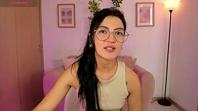 Lilabril online show from June 12, 4:15 pm