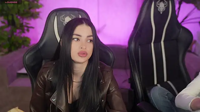 Tina Breeze online show from April 14, 7:52 am