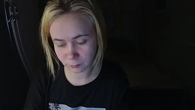 Riley Roo online show from February 1, 4:50 pm