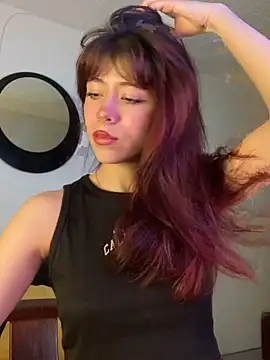 SuzzyyM online show from June 6, 11:11 pm