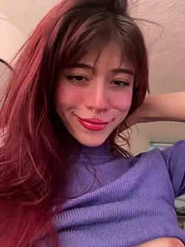 SuzzyyM online show from June 20, 9:29 pm