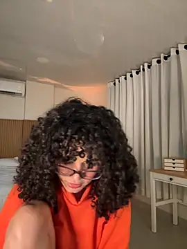 Lianh Benett online show from November 3, 2:37 am