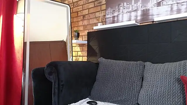 Astoria Moon online show from December 19, 7:39 pm