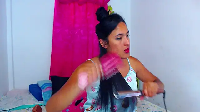 Snapshot of misss_estrella chatting on September 12, 7:43 pm misss estrella online show from September 12, 7:43 pm
