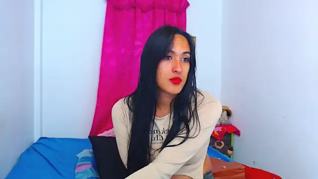 Snapshot of misss_estrella chatting on October 8, 9:30 pm misss estrella online show from October 8, 9:30 pm