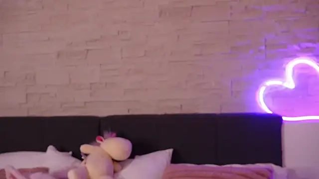 ClaraHazel online show from March 25, 4:17 am