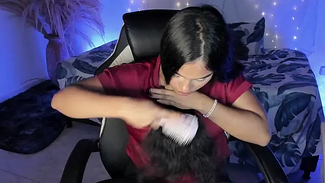 Riana Kean online show from April 15, 5:19 am