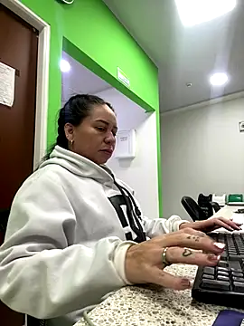 HealingHoney online show from November 16, 5:20 am