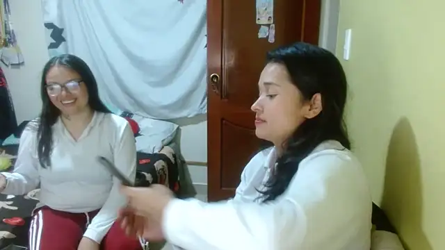 clayre and jill online show from February 7, 3:43 am