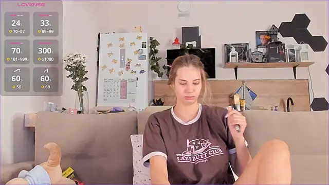 Girl alone home online show from October 28, 4:07 am