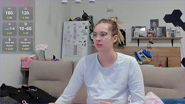 Girl alone home online show from February 5, 3:31 am