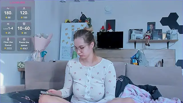 Girl alone home online show from March 27, 4:03 am