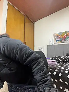 karlamorris  online show from March 13, 1:34 pm