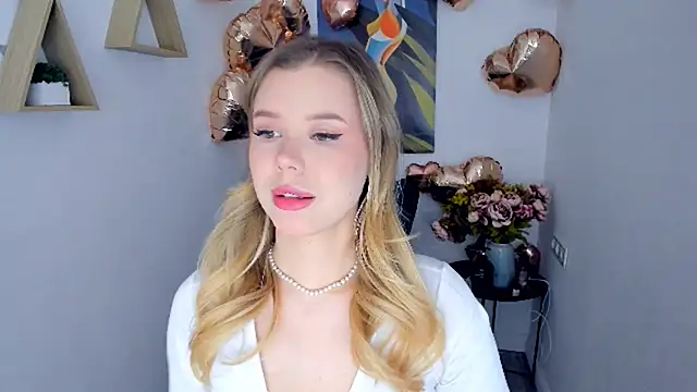 FollowLovee online show from February 11, 7:37 pm