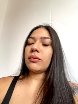 Latina vanessa online show from October 16, 8:00 pm