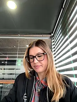 Snapshot of RinaCat chatting on September 29, 5:34 am RinaCat online show from September 29, 5:34 am