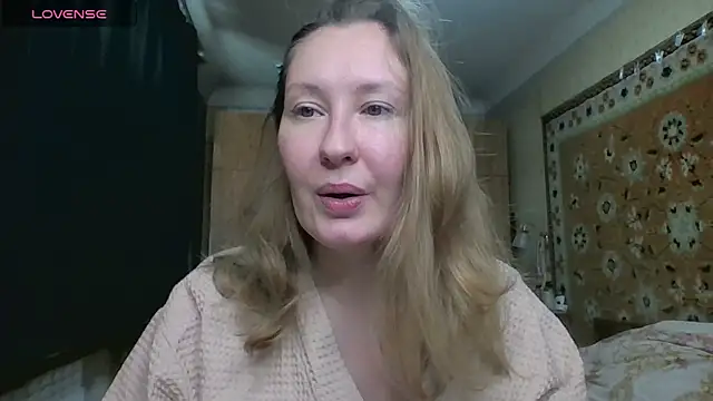 AnnaXLovers online show from September 14, 10:35 am