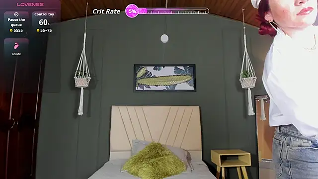 LILA ELLIOT online show from February 12, 9:05 pm