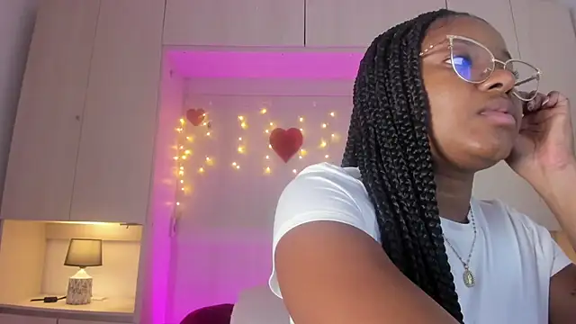 tamaraa smiith online show from March 6, 8:15 pm