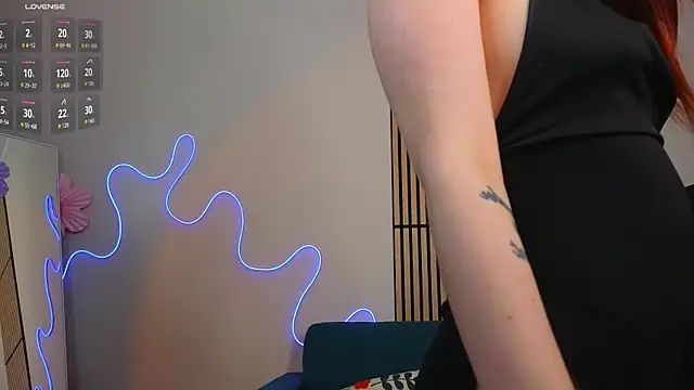 Aisha Riley online show from April 19, 3:34 pm