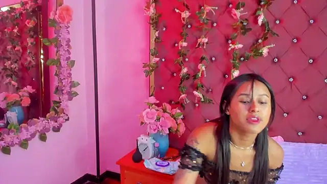 Snapshot of milly_print chatting on September 17, 4:21 am milly print online show from September 17, 4:21 am