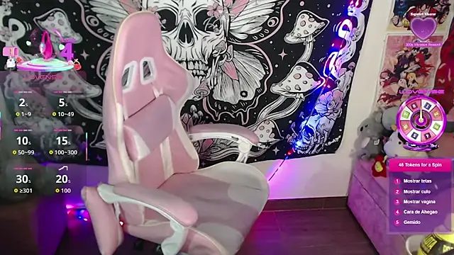 Snapshot of GamerCarrie chatting on September 18, 11:14 pm GamerCarrie online show from September 18, 11:14 pm