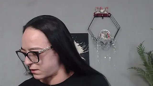 IzabelllNoir online show from December 15, 6:40 am