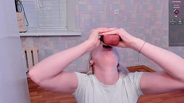 Snowgirl  online show from January 9, 10:41 am