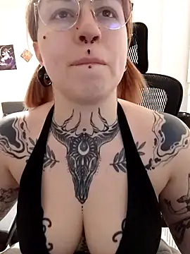 divine eve online show from March 23, 8:15 pm