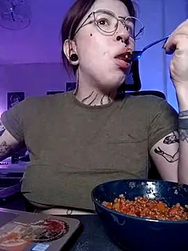 divine eve online show from November 8, 6:46 pm