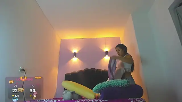 Sofia Clauss  online show from September 19, 4:33 am