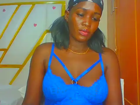 cutesmiling online show from March 24, 4:40 am