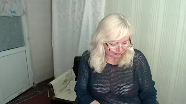 EvelynLoveShy online show from September 22, 9:13 pm