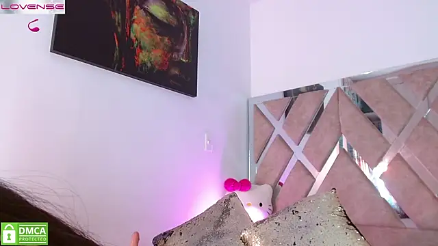 LauryMoons online show from November 20, 9:38 pm