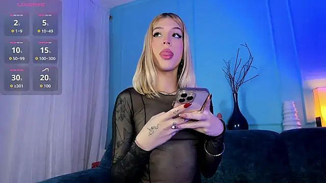 Courtney gonet online show from October 22, 12:43 pm